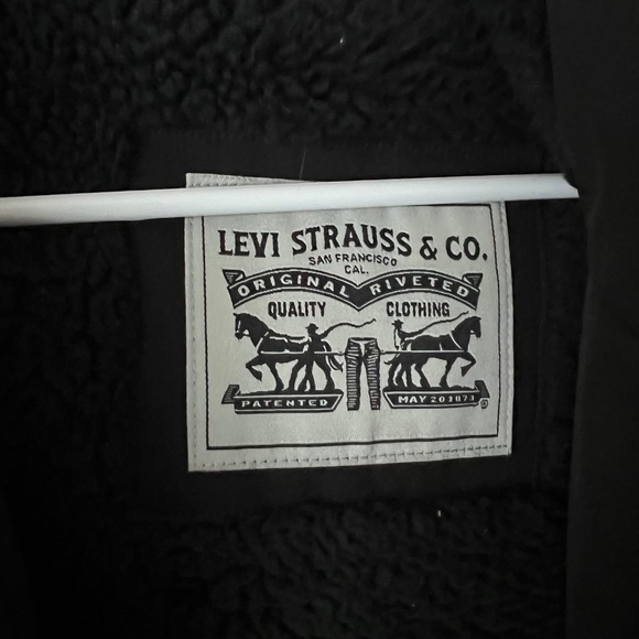 Mens Black Levi Winter Jacket, Size Small, Sherpa Lined - Picture 3 of 4